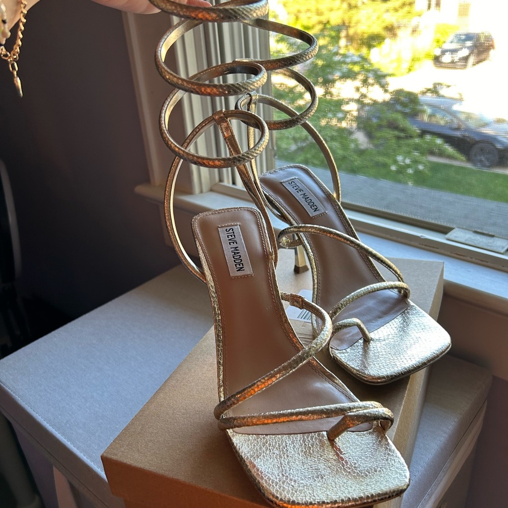 Worn ONCE nearly new Steve Madden wrap around heels